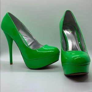 Platform Pumps / Neon Green. Size 9 New